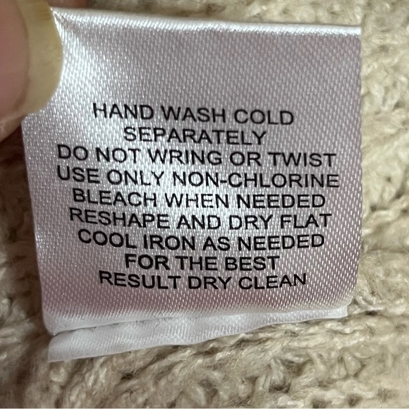 Women’s Pink Rose Light Weight Long Sleeve Knit Sweater Tan Size Small Cream - Picture 7 of 11